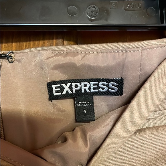 Express Tan Pencil Skirt Knee-Length Cocktail - Picture 2 of 7